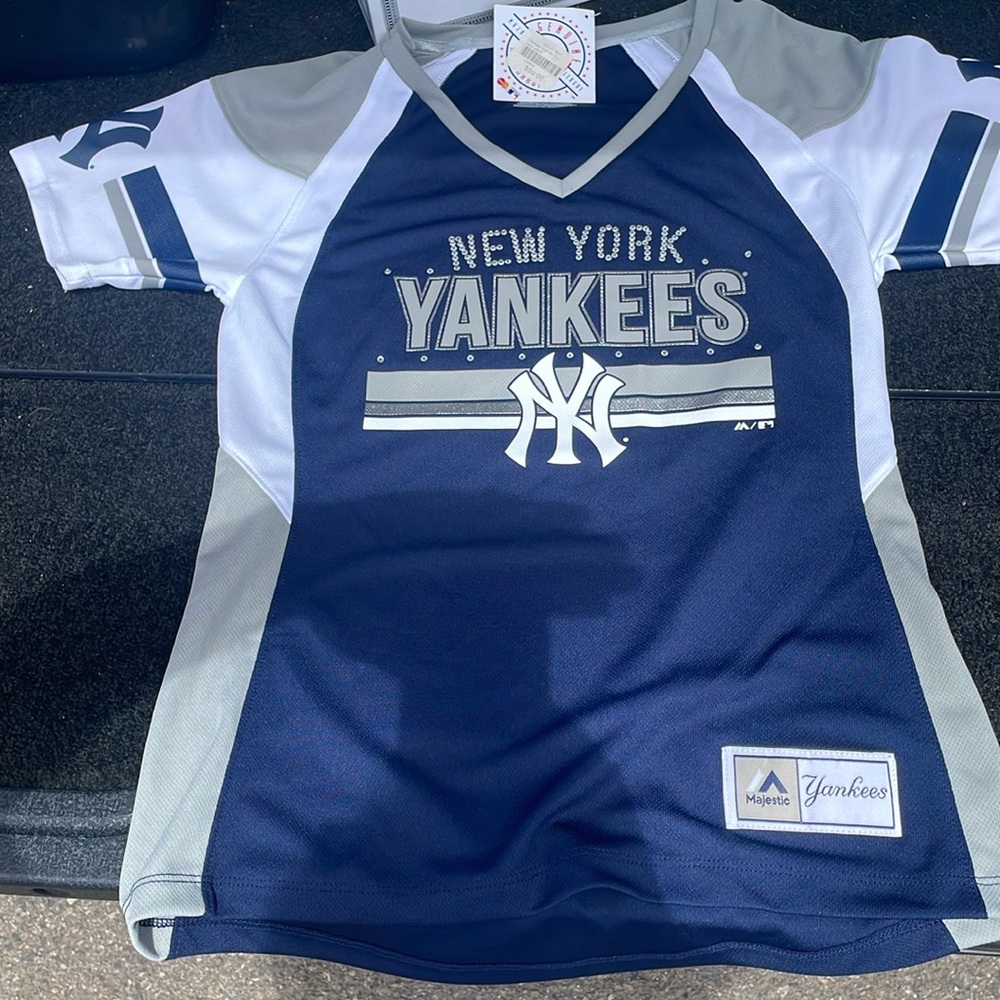 Women’s New York Yankees Jersey Small MLB with Yankees Box .